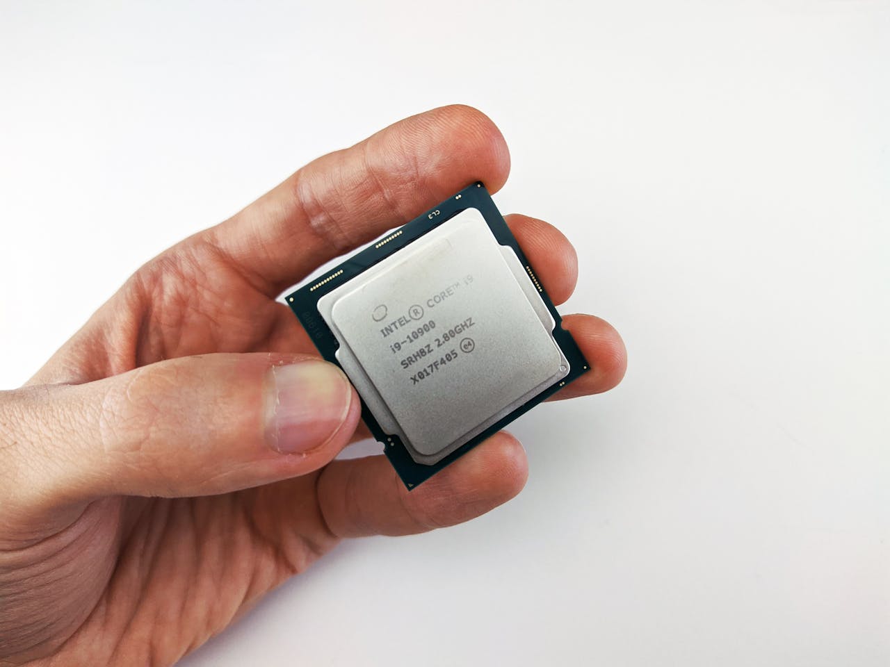 i3 vs i5 vs i7: Which Intel Processor is Best for Multitasking?