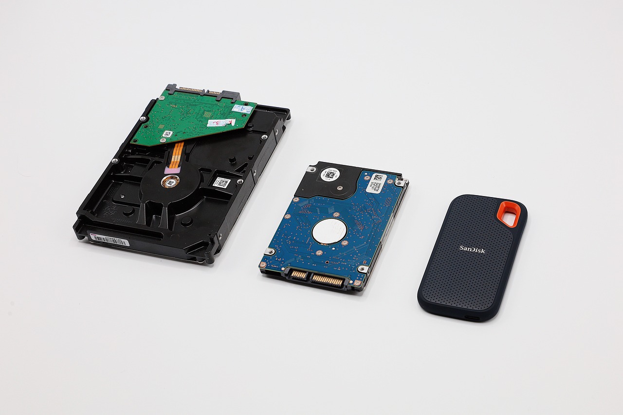 Exploring the Key Variances Between Solid State Drive and Hard Disk