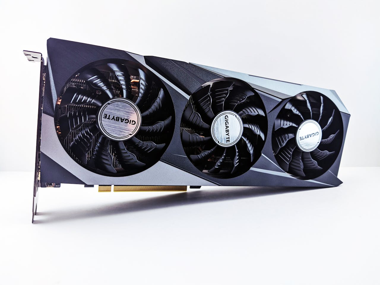 Top Gaming Graphics Cards under 20000 for Optimal Performance